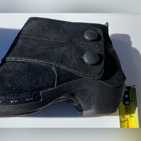 Merrill Black Button Suede Ankle Booties Women’s size 10 - Picture 15 of 16